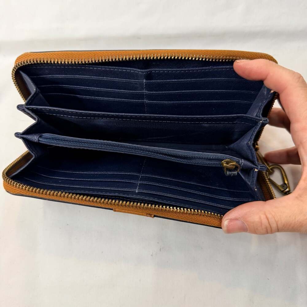 Fossil Blue Butterfly Moth Print Vegan Leather Zip Around Clutch Wristlet Wallet - Picture 3 of 7